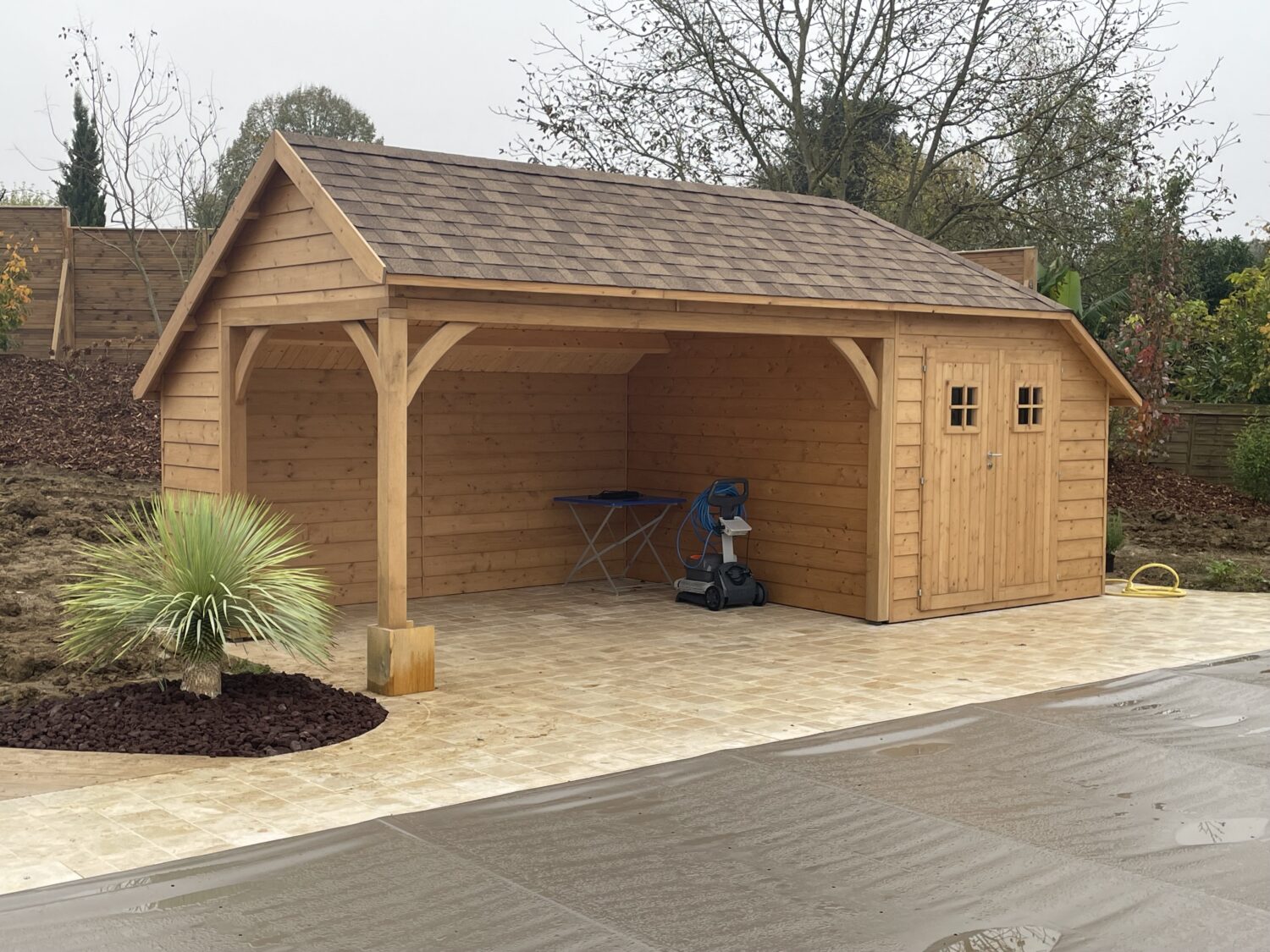 9 - Abris maçonnés et abris bois